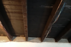 plafond keuken eindelijk spinnenwebvrij, klaar om in maart te ontvetten en te schuren