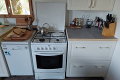 complete keuken met vaatwasser en fornuis